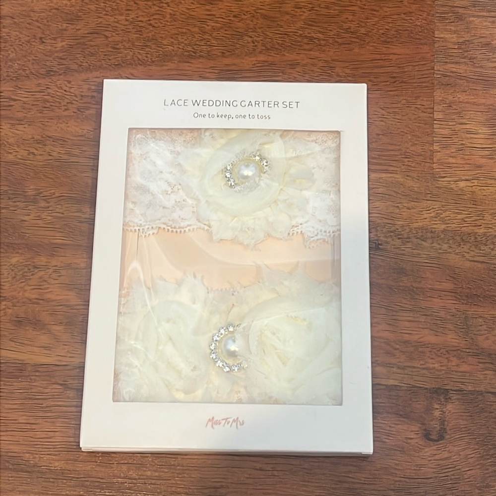 Lace Wedding Garter Set